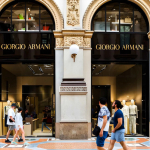 WHITE Milano 2026: beauty e moda si incontrano nella cosmetica da indossare